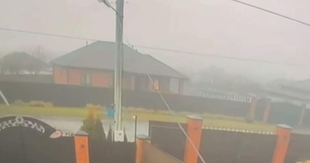 
        Момент взрыва газа в&nbsp;доме под&nbsp;Белгородом попал на&nbsp;видео    