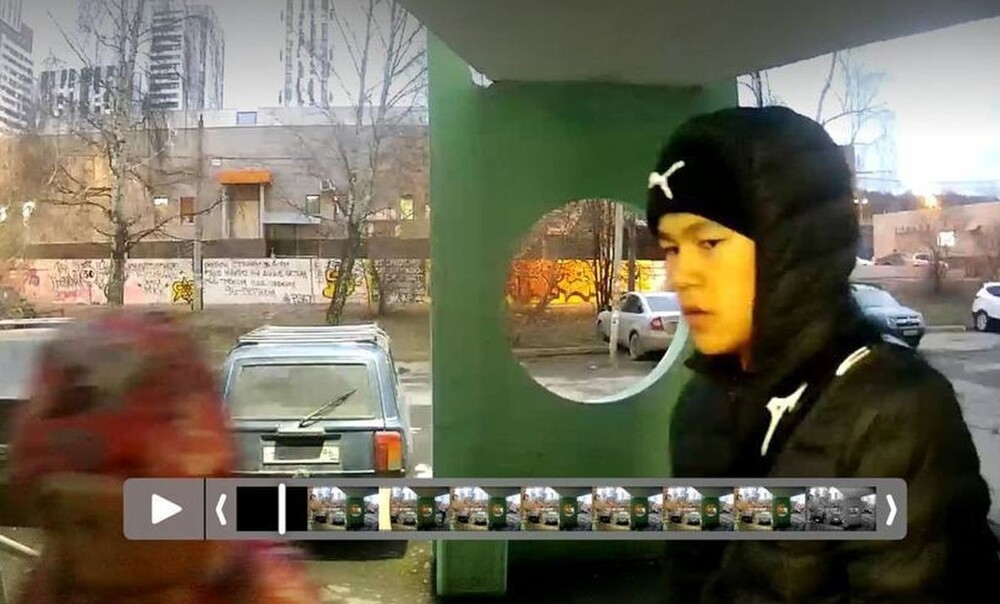 
        В&nbsp;Екатеринбурге неизвестный приставал к&nbsp;девочке у&nbsp;подъезда    