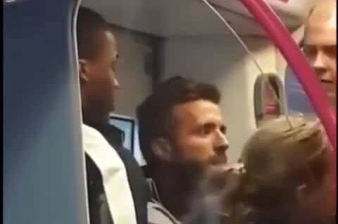 
        В&nbsp;Лондоне мужчина одним ударом с&nbsp;головы уложил мигранта    