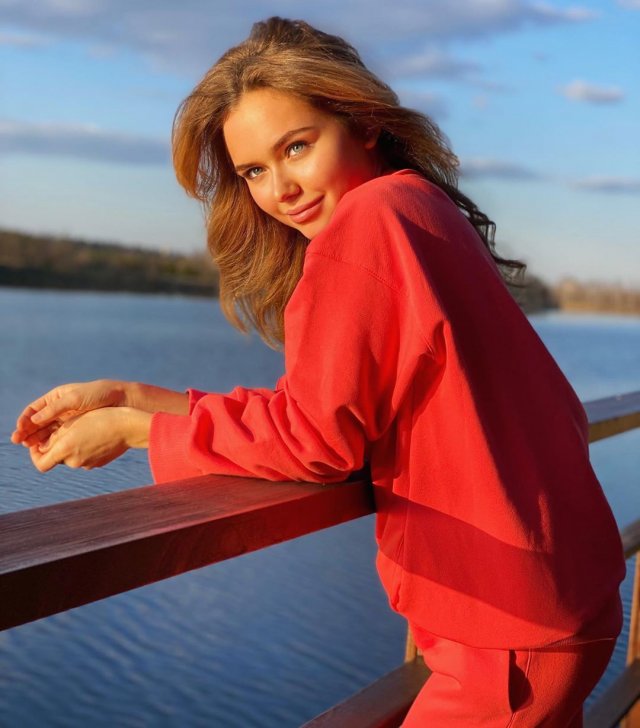 Посмотрите, как выросла дочь Дмитрия Маликова - Стефания Маликова (16 фото + 2 видео) Посмотрите, как выросла дочь Дмитрия Маликова - Стефания Маликова (16 фото + 2 видео)