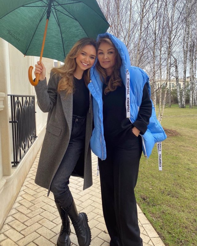 Посмотрите, как выросла дочь Дмитрия Маликова - Стефания Маликова (16 фото + 2 видео) Посмотрите, как выросла дочь Дмитрия Маликова - Стефания Маликова (16 фото + 2 видео)