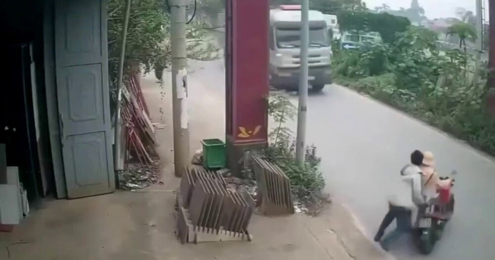 Покушение на полицейского во Вьетнаме
Покушение на полицейского во Вьетнаме