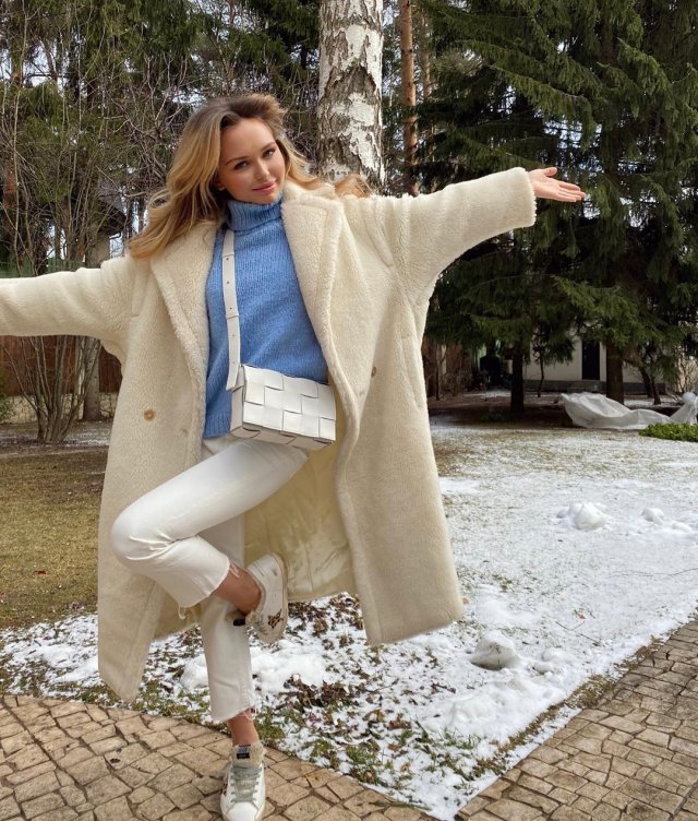 Посмотрите, как выросла дочь Дмитрия Маликова - Стефания Маликова (16 фото + 2 видео) Посмотрите, как выросла дочь Дмитрия Маликова - Стефания Маликова (16 фото + 2 видео)