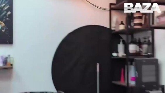 
        Блогершу-разоблачительницу вытащили за&nbsp;ноги из&nbsp;салона красоты    