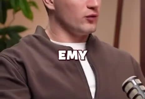 
        Женщина с&nbsp;раздутым самомнением    