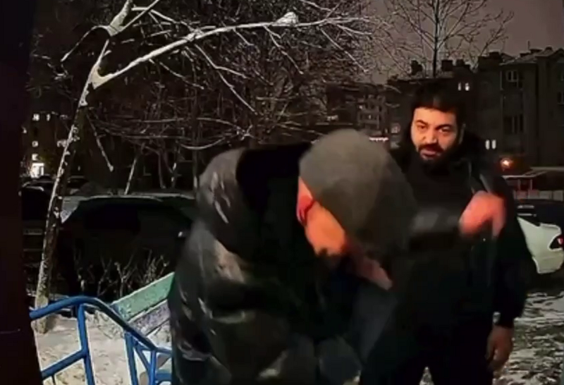 
        В&nbsp;Оренбурге таксист напал на&nbsp;пожилого мужчину и&nbsp;сломал ему&nbsp;несколькими ударами челюсть    