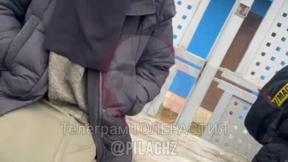 
        Конфликт из-за никаба    