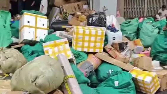 Пункт выдачи заказов во Вьетнаме
Пункт выдачи заказов во Вьетнаме