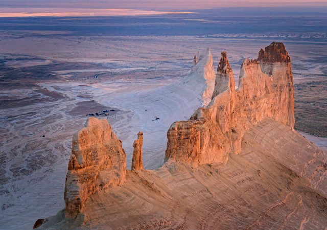 Плато Босжира в Казахстане (4 фото + видео) Плато Босжира в Казахстане (4 фото + видео)