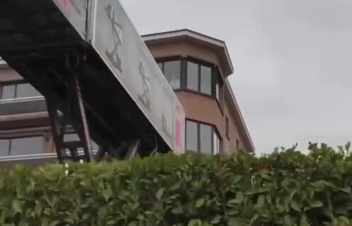 В Бельгии придумали необычный способ перевозки вещей
В Бельгии придумали необычный способ перевозки вещей