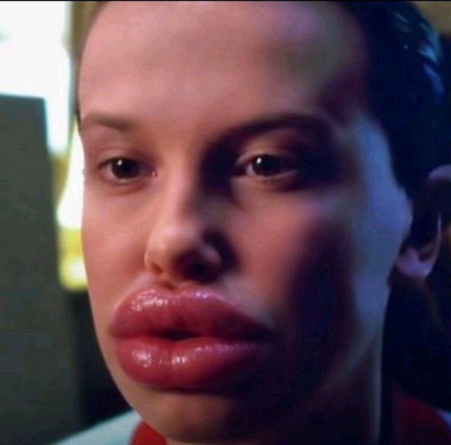 В Сети шокированы новой внешностью Милли Бобби Браун &mdash; главной звезды "Очень странные дела"