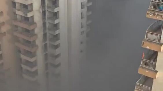 
        Вид&nbsp;с&nbsp;балкона в&nbsp;окутанном смогом Дели    