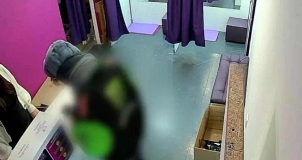 Подросток похитил смартфоны из пунктов выдачи заказов
Подросток похитил смартфоны из пунктов выдачи заказов