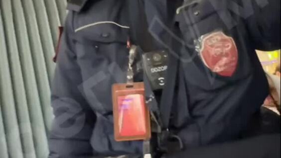 В Москве контролер высадила из трамвая мать с двумя маленькими детьми
В Москве контролер высадила из трамвая мать с двумя маленькими детьми