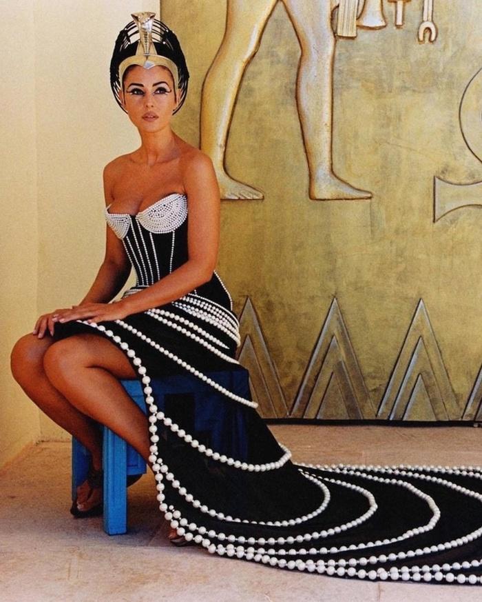 Архив дня: Моника Беллуччи на съемках