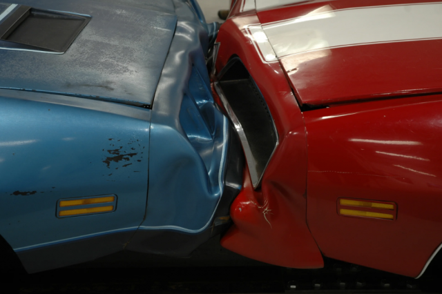 Скульптура «Медленная неизбежная смерть американского маслкара» Скульптура «Медленная неизбежная смерть американского маслкара»