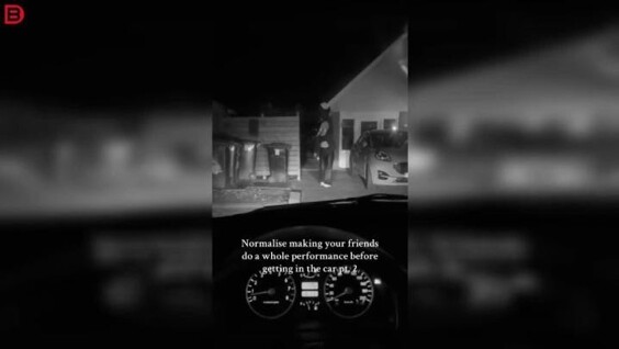 
        Танец перед поездкой: забавный ритуал подруг    