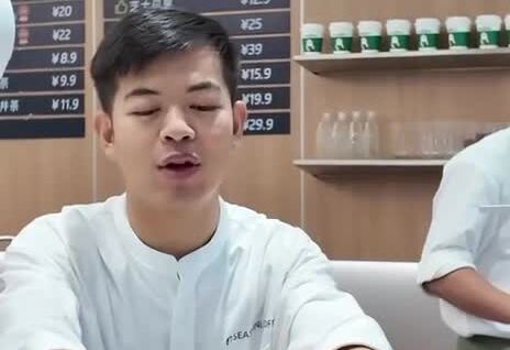 
        Китайский робот-бариста    