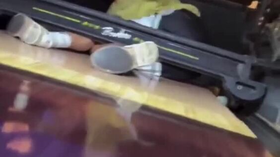 
        Эксперимент в&nbsp;боулинге пошёл не&nbsp;по&nbsp;плану    