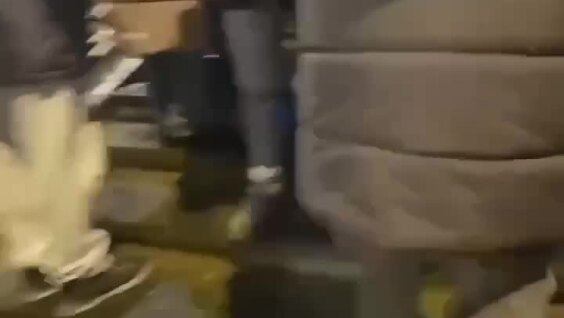 
        Впечатляющая очередь на&nbsp;автобус в&nbsp;Москве    