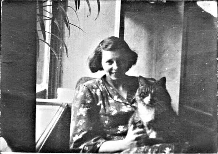 Блокадный кот Максим
Блокадный кот Максим