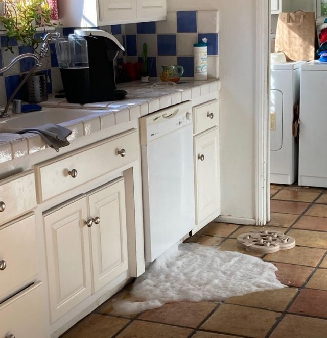 Неприятности случаются: примеры того, как людям не повезло (21 фото) Неприятности случаются: примеры того, как людям не повезло (21 фото)