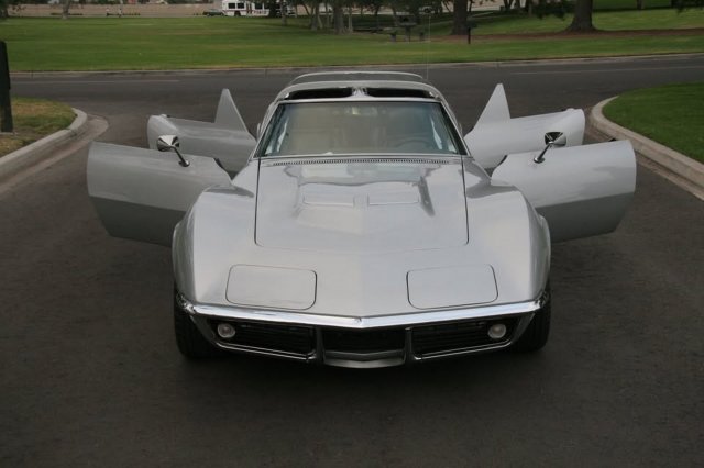 Лимузин на базе Chevrolet Corvette 1969 года (17 фото)