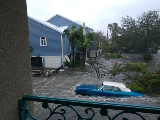 Неприятности случаются: примеры того, как людям не повезло (21 фото) Неприятности случаются: примеры того, как людям не повезло (21 фото)