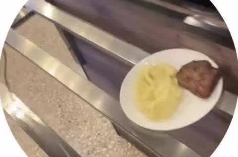 
        Цена картофельного пюре с&nbsp;котлетой шокировала туристов    