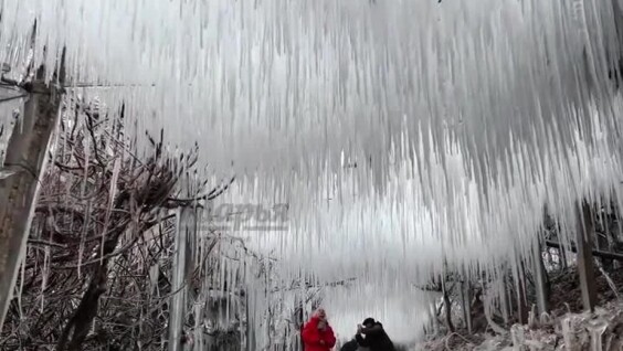 
        Опасная тропа на&nbsp;горе в&nbsp;Китае    