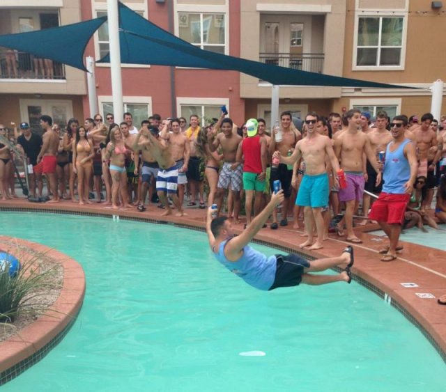 Подборка фотографий, сделанных в самый подходящий момент (25 фото) Подборка фотографий, сделанных в самый подходящий момент (25 фото)