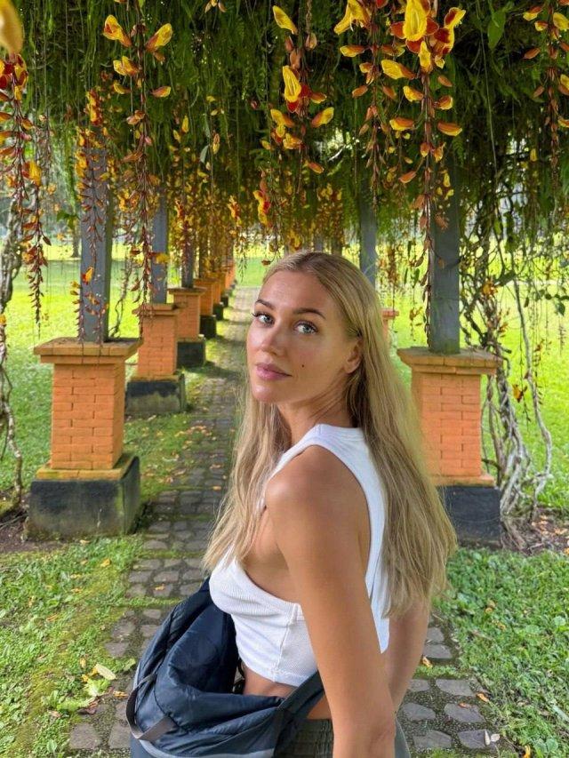 Кристина Асмус забыла голые сцены из фильма "Текст" и показала нового парня Кристина Асмус забыла голые сцены из фильма "Текст" и показала нового парня