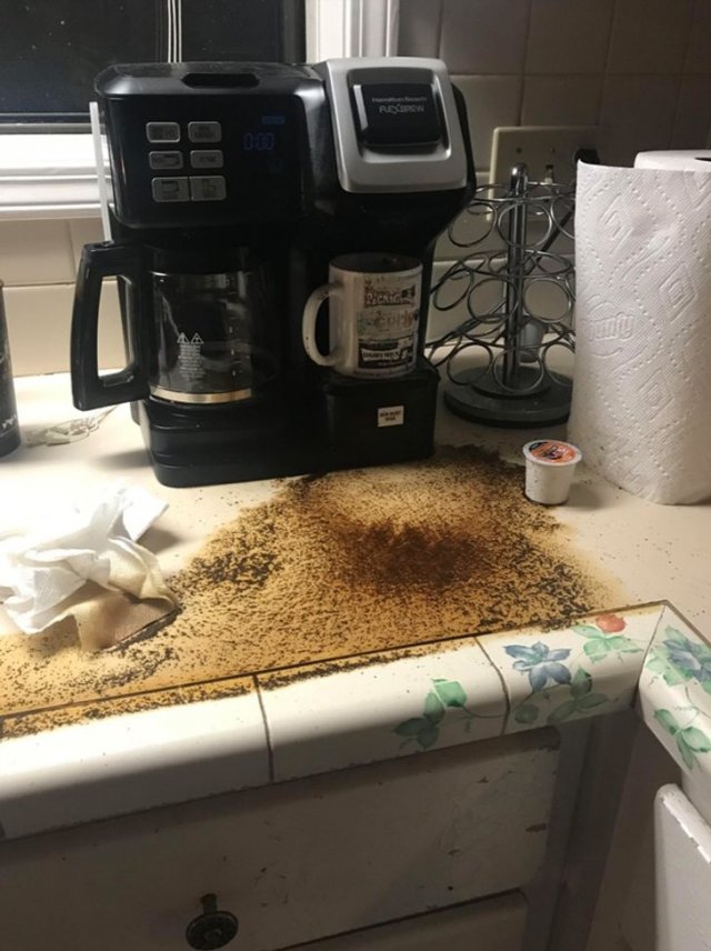 Неприятности случаются: примеры того, как людям не повезло (21 фото) Неприятности случаются: примеры того, как людям не повезло (21 фото)