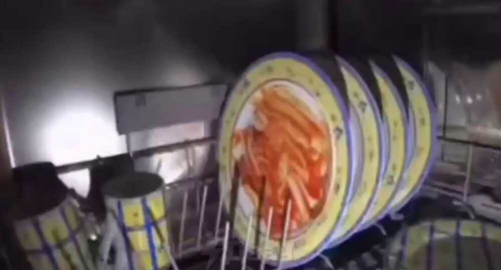 Как на самом деле работает посудомоечная машина
Как на самом деле работает посудомоечная машина