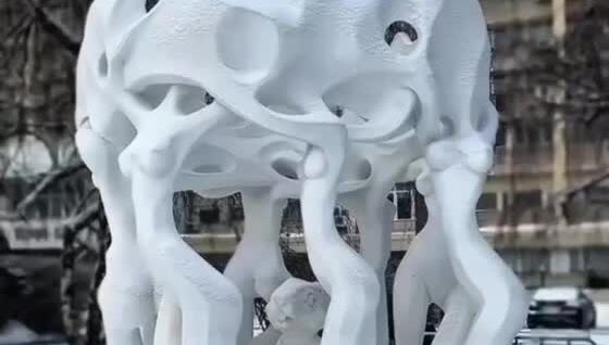 
        В&nbsp;Красноярске на&nbsp;фестивале показали снежные фигуры невероятной красоты    