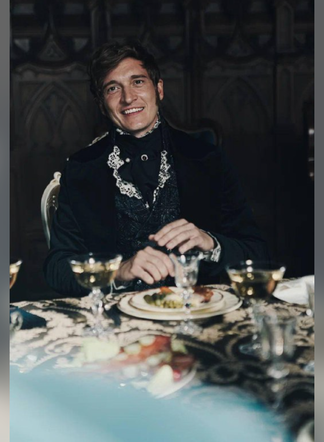 Матвей Лыков в роли Анатоля Курагина