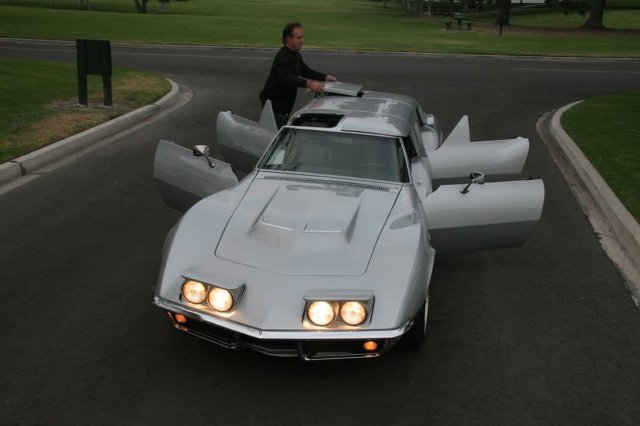 Лимузин на базе Chevrolet Corvette 1969 года (17 фото)