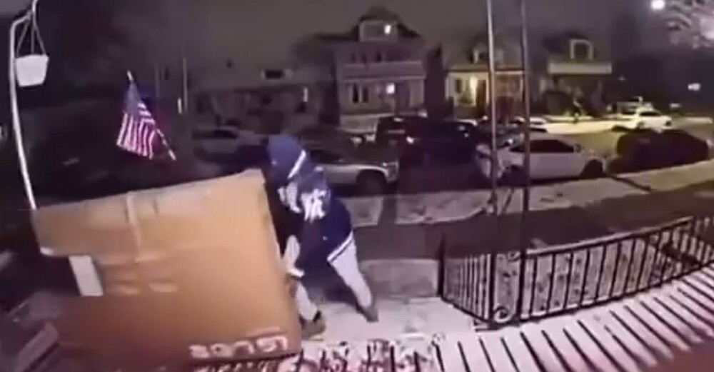 
        Оригинальный способ избавления от&nbsp;старого телевизора в&nbsp;США    