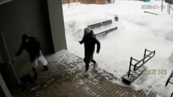 
        Вежливость спасла жизнь мужчине    