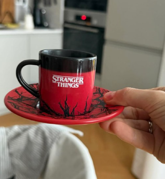 Кофеварка &laquo;Очень странные дела&raquo; (2 фото + 2 видео)