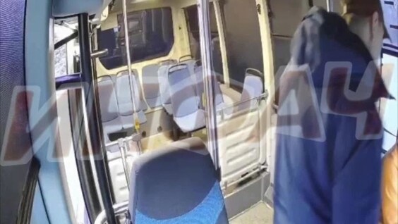 
        Грубиян ударил водителя автобуса в&nbsp;Ялте    