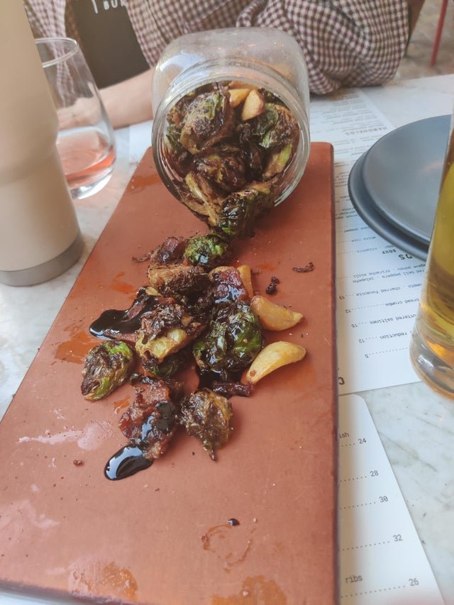 Нелепая подача блюд в кафе и ресторанах (21 фото)