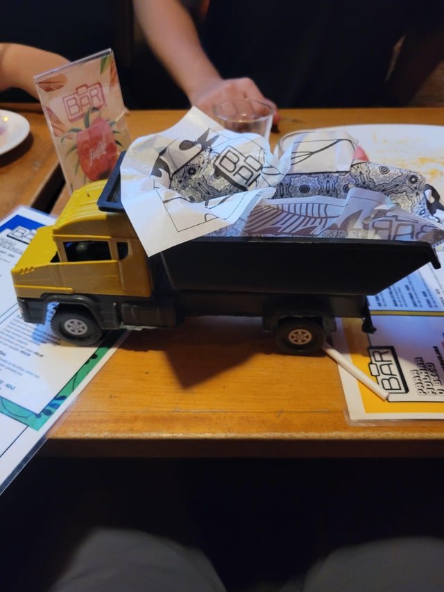 Нелепая подача блюд в кафе и ресторанах (21 фото)