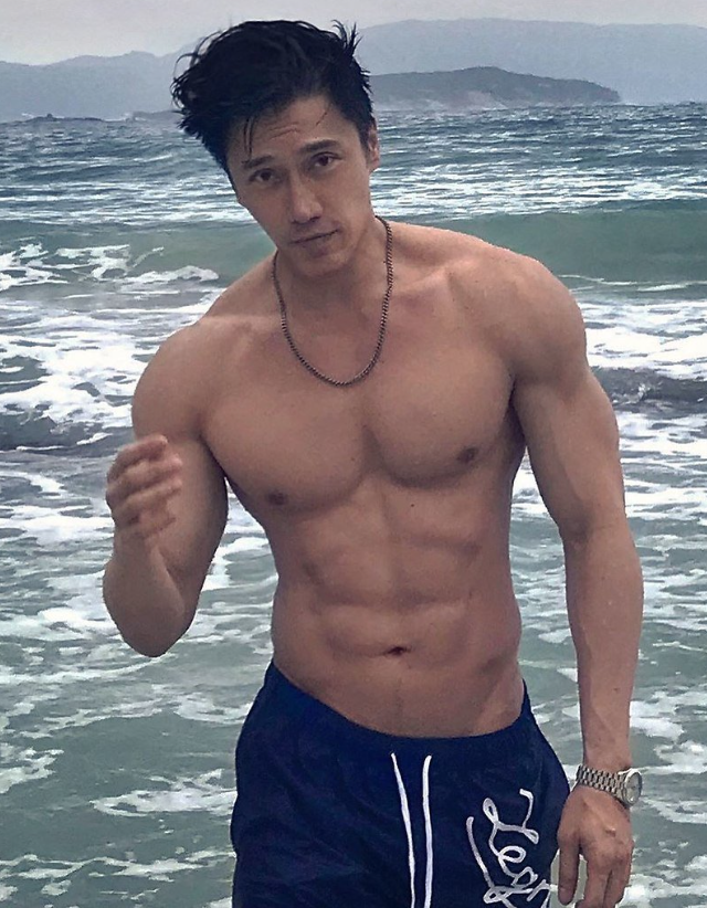 Чуандо Тан в 60 выглядит на 25 (8 фото) Чуандо Тан в 60 выглядит на 25 (8 фото)