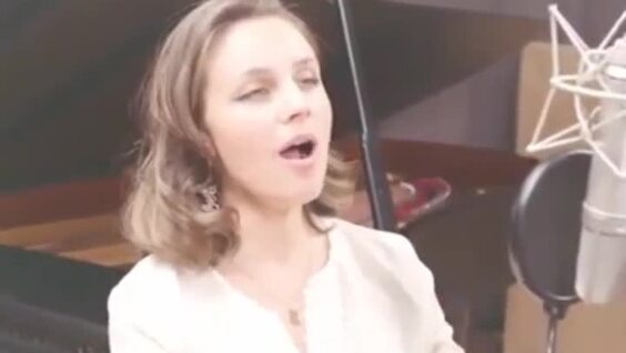 
        Оперная певица Екатерина Шелехова исполнила &laquo;За&nbsp;тихой рекою&raquo;    