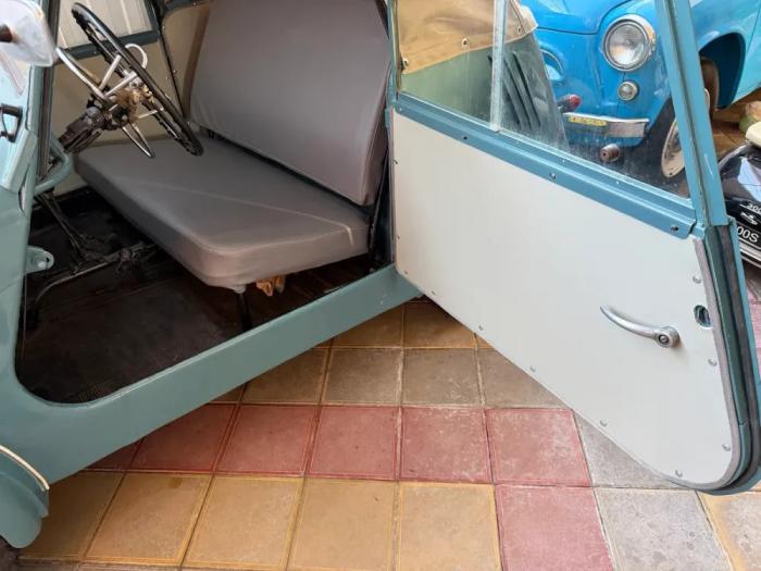 64-летнюю "капсулу времени" в виде мотоколяски СМЗ выставили на продажу