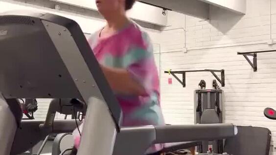 
        Женщина добилась значительной потери веса и&nbsp;кардинальной трансформации внешности    