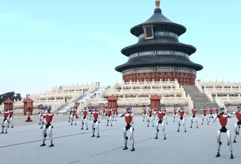 Роботы показали шоу боевых искусств у Храма Неба
Роботы показали шоу боевых искусств у Храма Неба