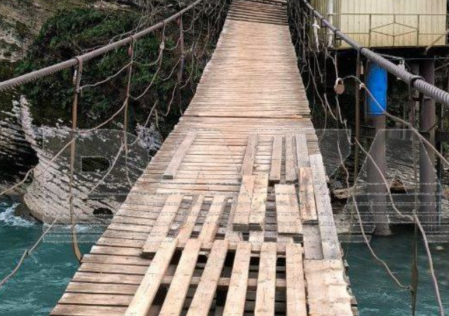 Как наши родители добирались до школы (2 фото + видео) Как наши родители добирались до школы (2 фото + видео)