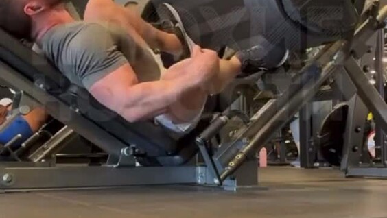 
        В&nbsp;Бразилии бодибилдер получил тяжёлую травму на&nbsp;тренировке    